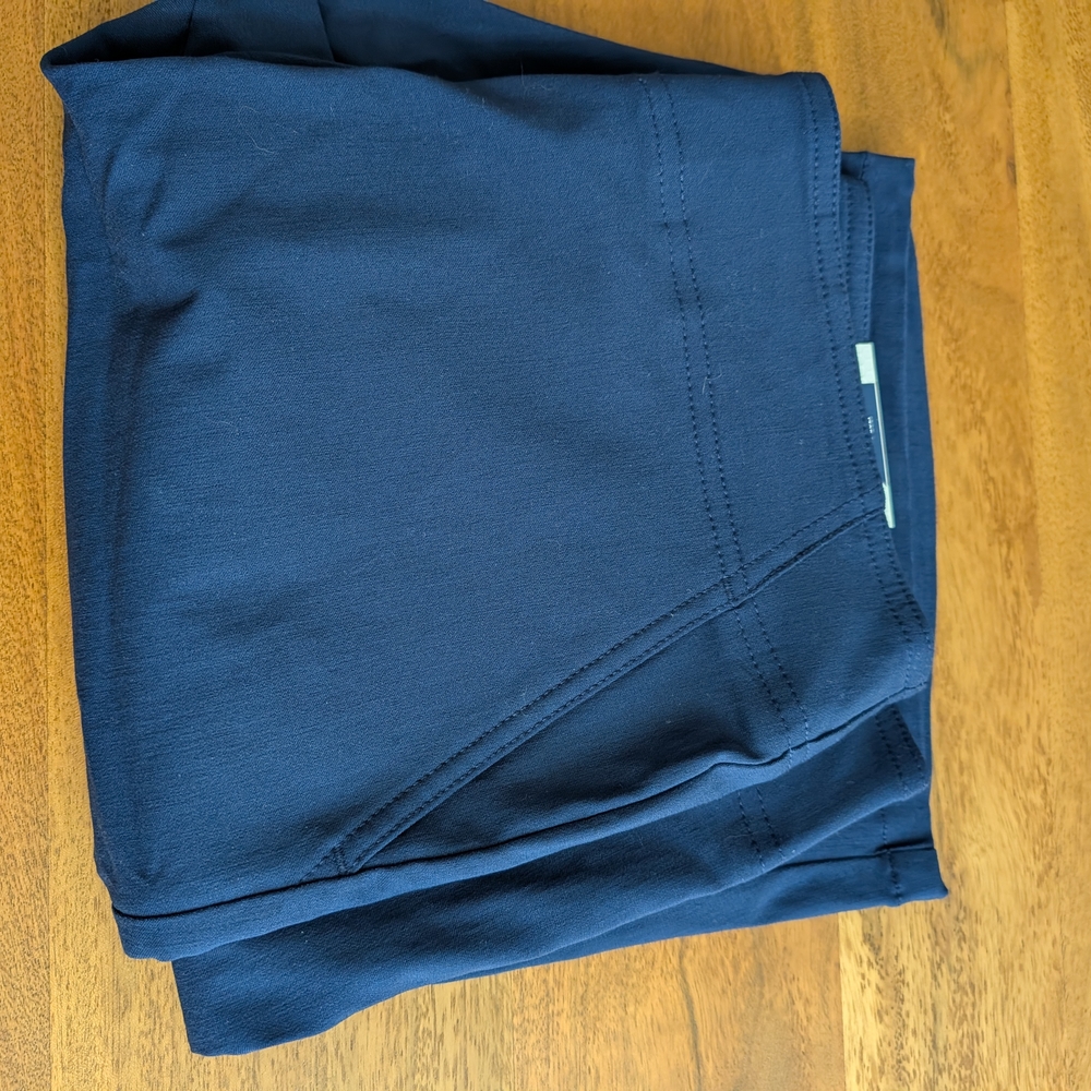 IZOD Women's Navy Shorts - Picture 5 of 6